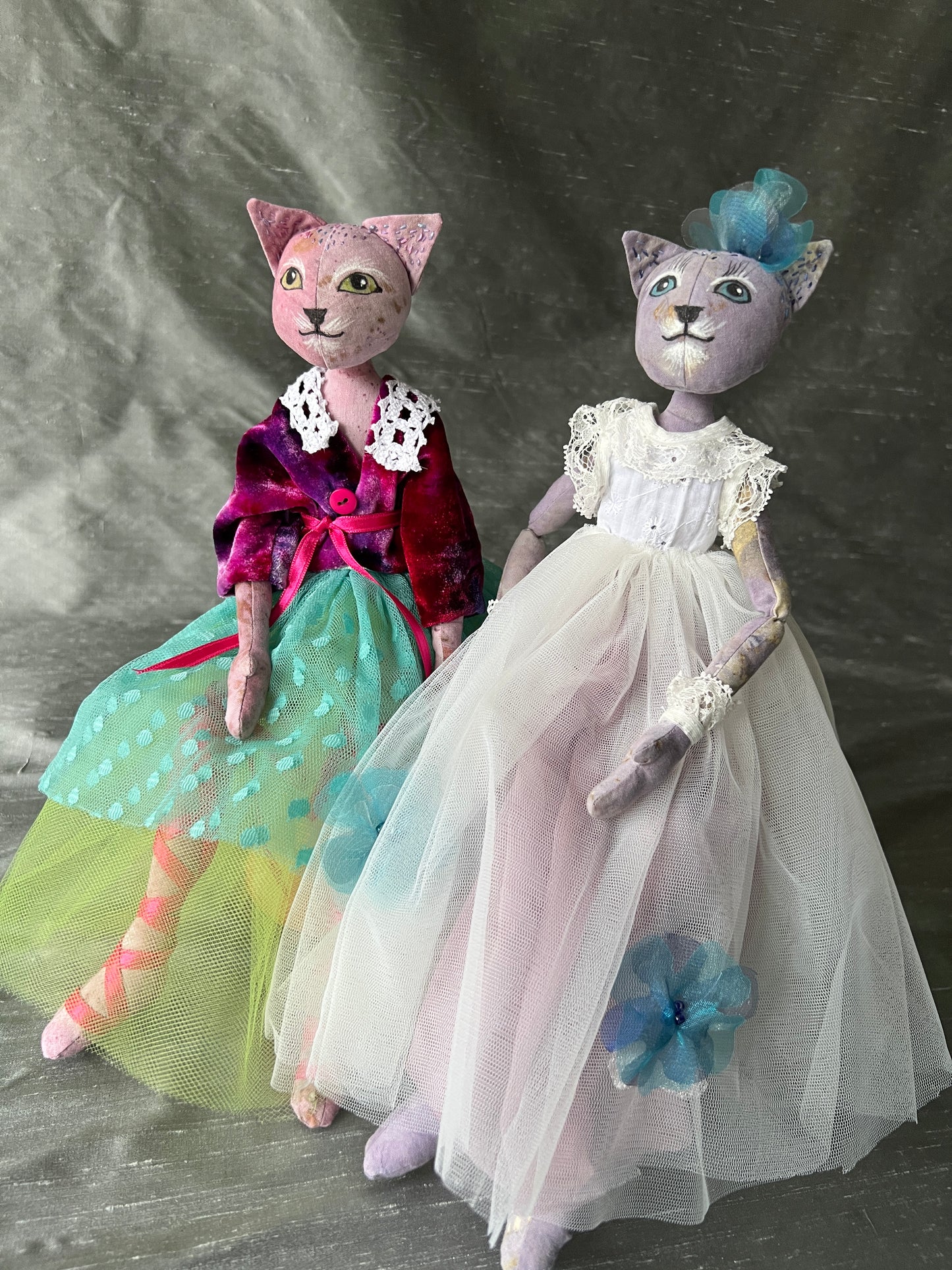 NETURI Kitty - a cloth kitty made by Jan Horrox