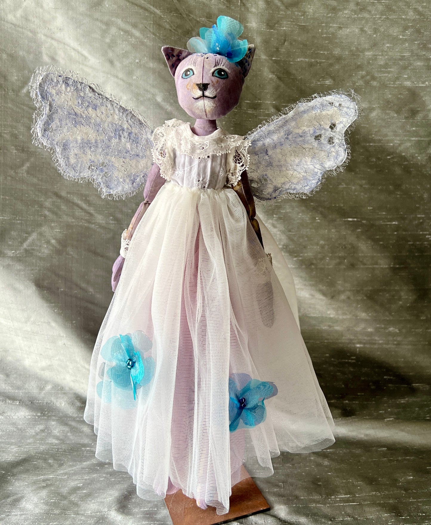 NETURI Kitty - a cloth kitty made by Jan Horrox