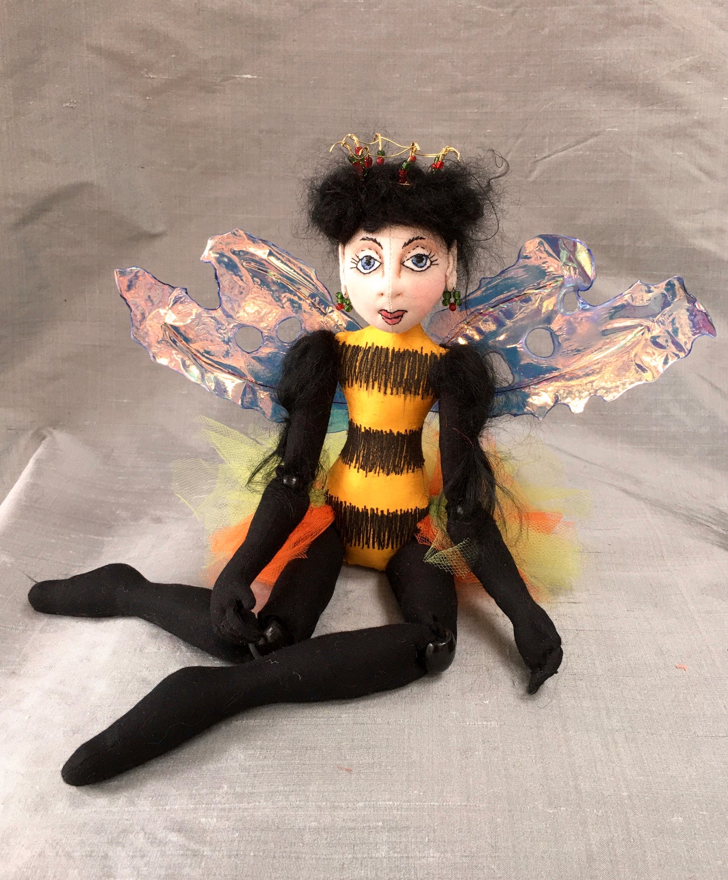 QUEEN BEE Pattern by Jan Horrox