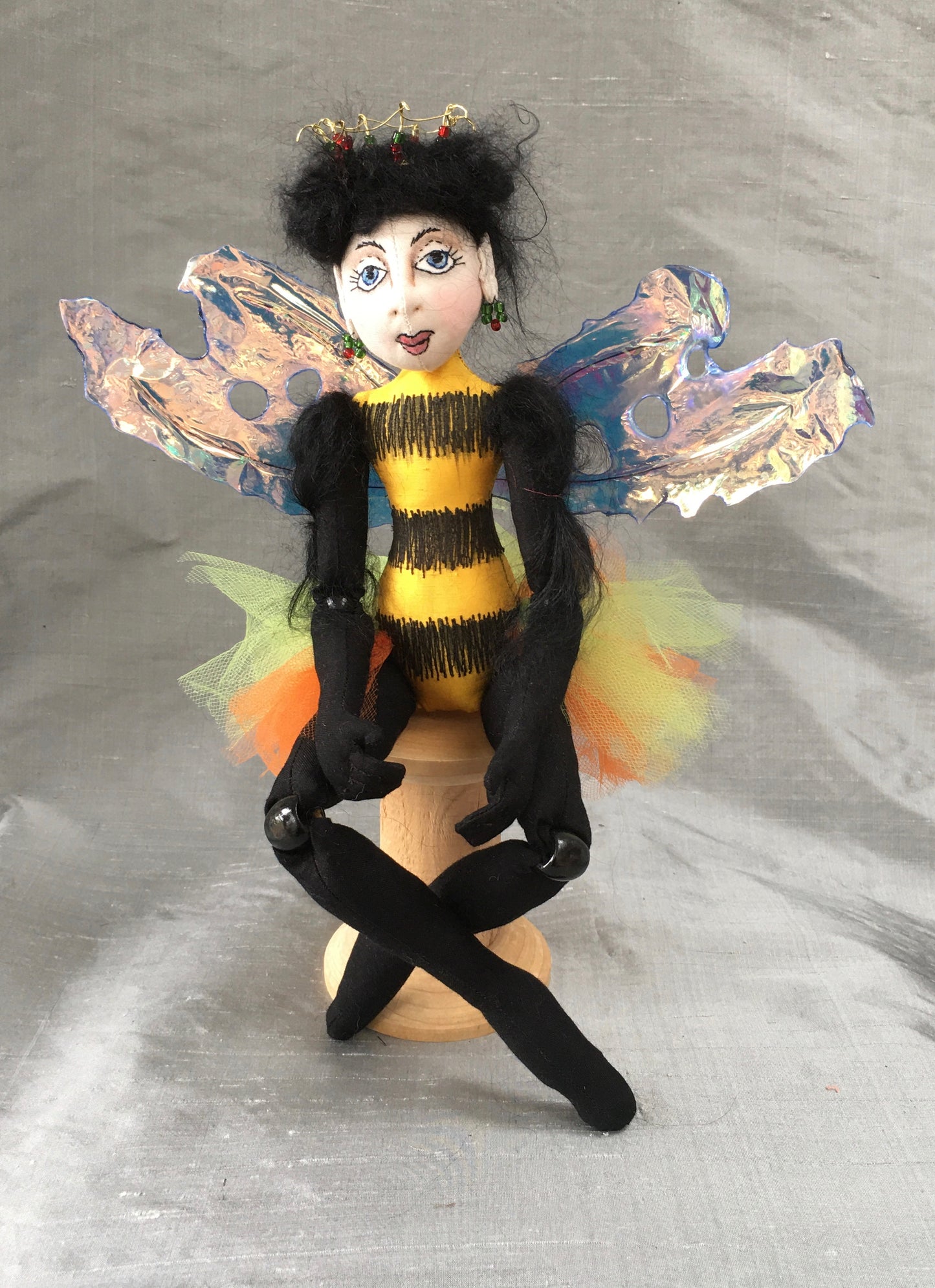 QUEEN BEE Pattern by Jan Horrox