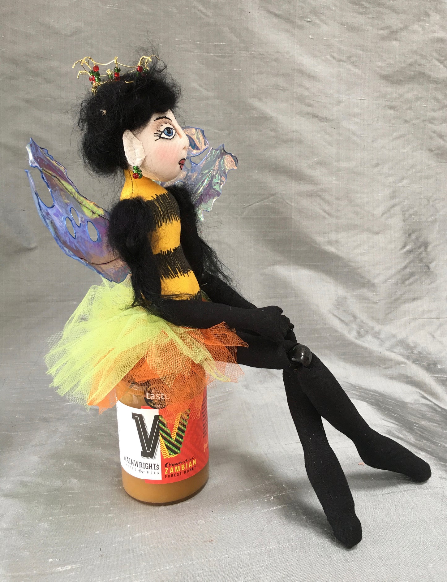 QUEEN BEE Pattern by Jan Horrox