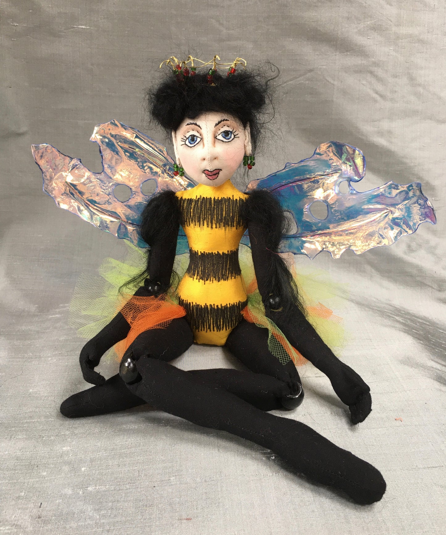 QUEEN BEE Pattern by Jan Horrox